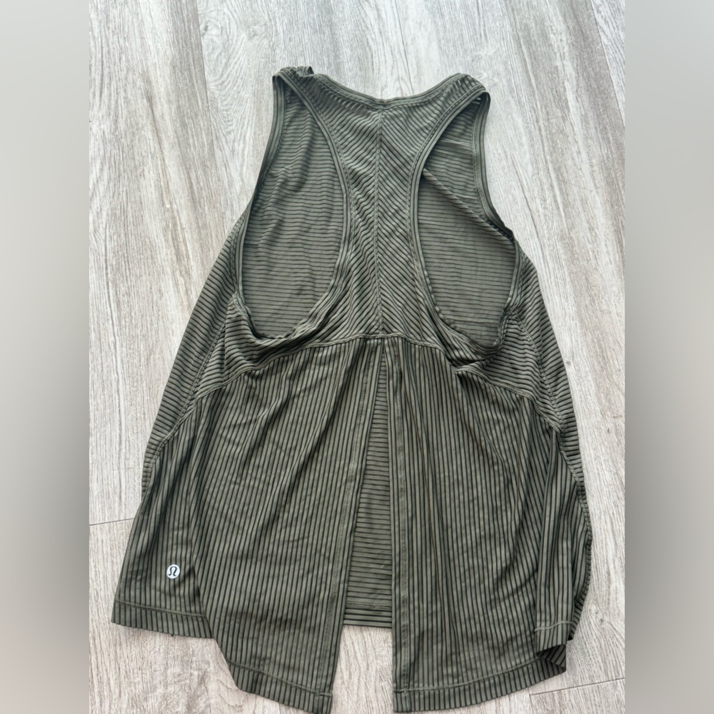 Lululemon tank